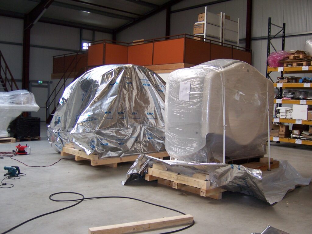 Dienstleistung - Versandfertige Verpackung eines Computerthomographen